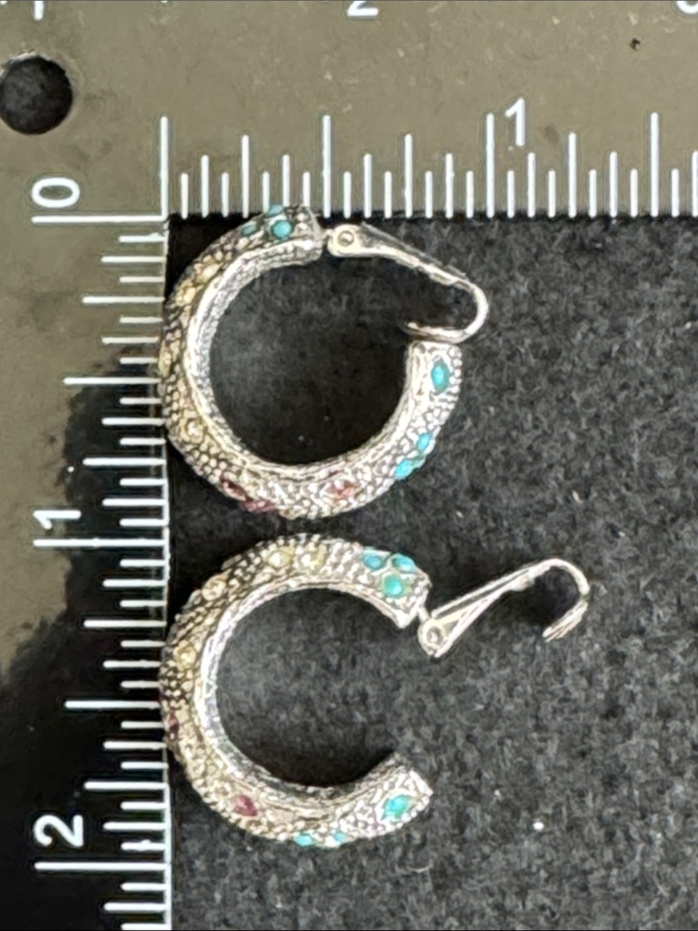 VTG Sarah Coventry "Shangri-La" Hoop Earrings 1972 Clip On Silver Tone - Picture 6 of 6